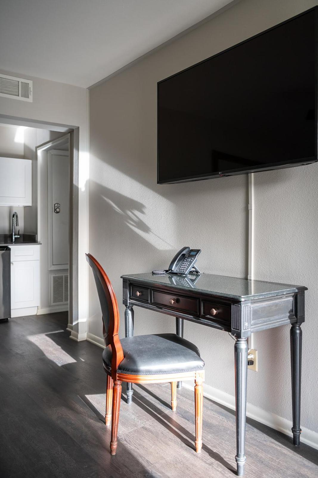 French Quarter Suites Hotel นิวออร์ลีนส์ ภายนอก รูปภาพ