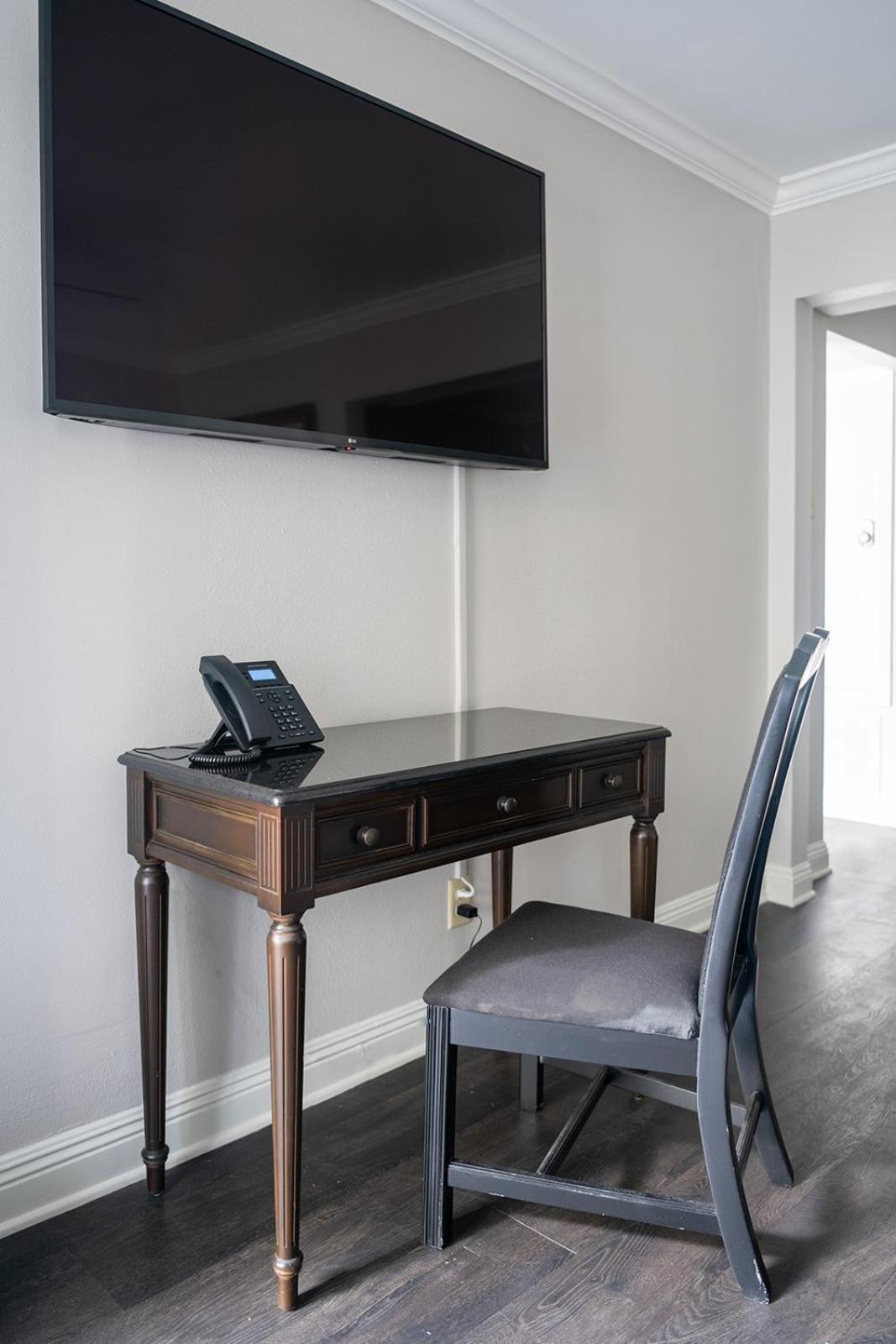 French Quarter Suites Hotel นิวออร์ลีนส์ ภายนอก รูปภาพ