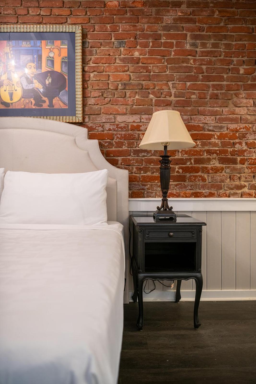 French Quarter Suites Hotel นิวออร์ลีนส์ ภายนอก รูปภาพ